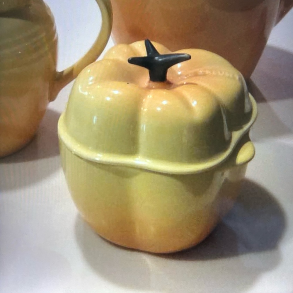 Le Creuset  Petite Bell Pepper Stoneware Cocotte